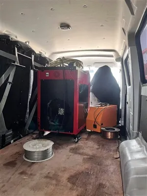 Õhkjahutusega 1500W pihuarvuti laserkeevitusmasin annab Jiangxi lehtmetalli t...